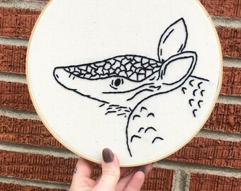 PDF digital Armadillo embroidery pattern, DIY craft 6" hoop