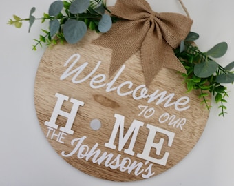 Interchangeable Door Hanger with Name, Welcome Sign, Door Hanger, Housewarming gift, interchangeable for each season, Christmas Sign, Gift