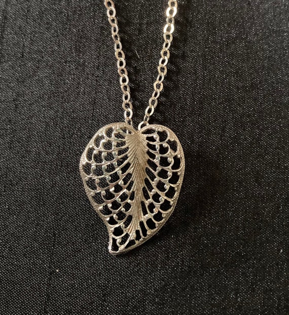 Leaf filigree pendant sterling silver necklace