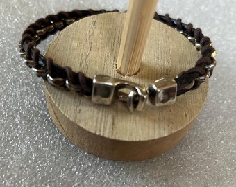 Uno de 50 unisex bracelet leather and silver plated made in Spain