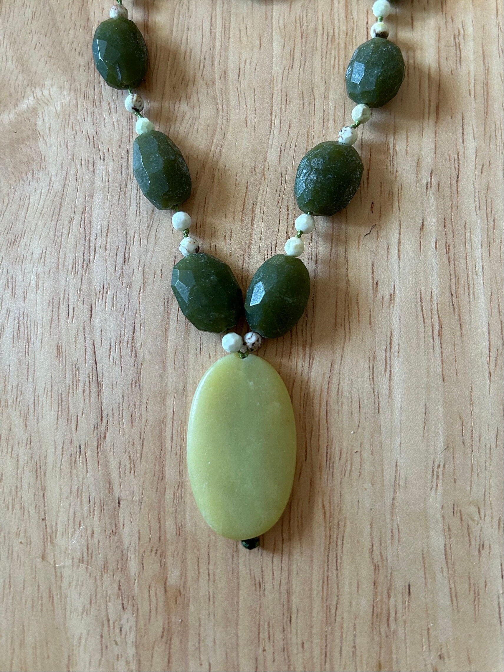 Wendy Mink pendant necklace serpentine stones