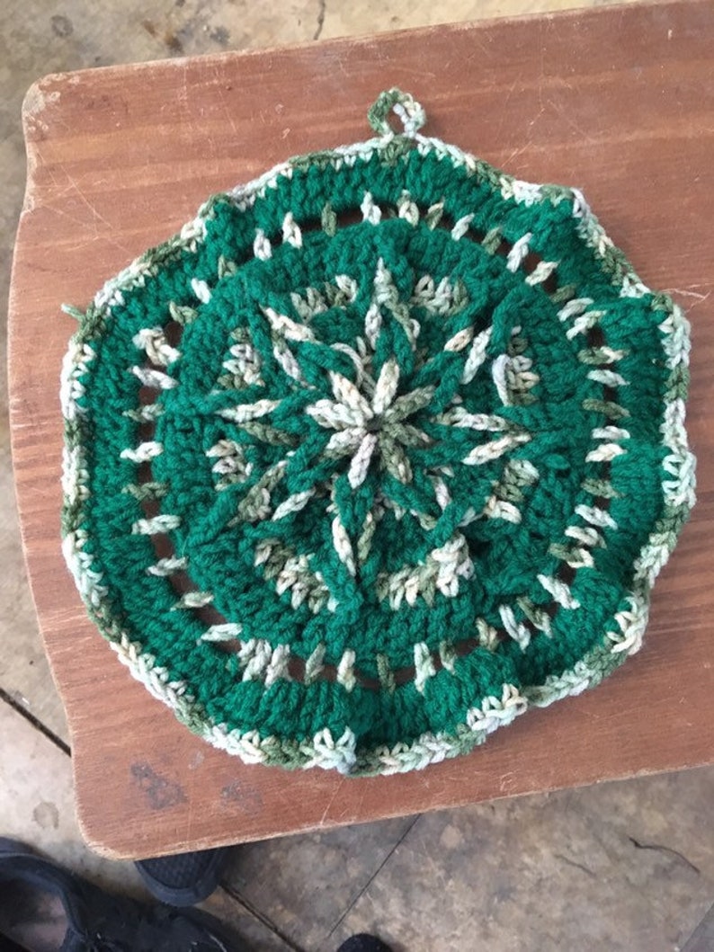 Hand Crocheted Star Pattern Kitchen Potholder Set