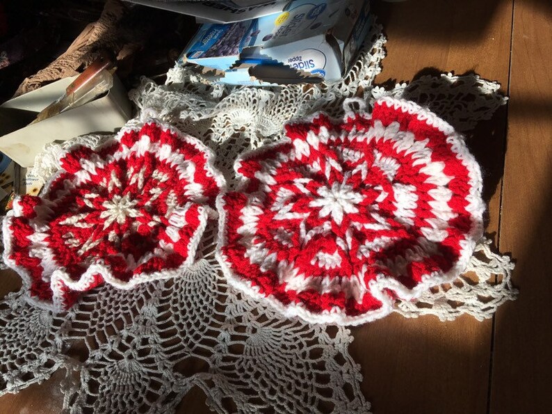 Hand Crocheted Star Pattern Kitchen Potholder Set