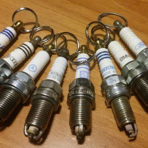 Handmade Original Car Spark Plug Keychain - Handcrafted for General Motors Renault Dacia Mercedes-Benz Smart VW BMW Mini Fiat Lancia