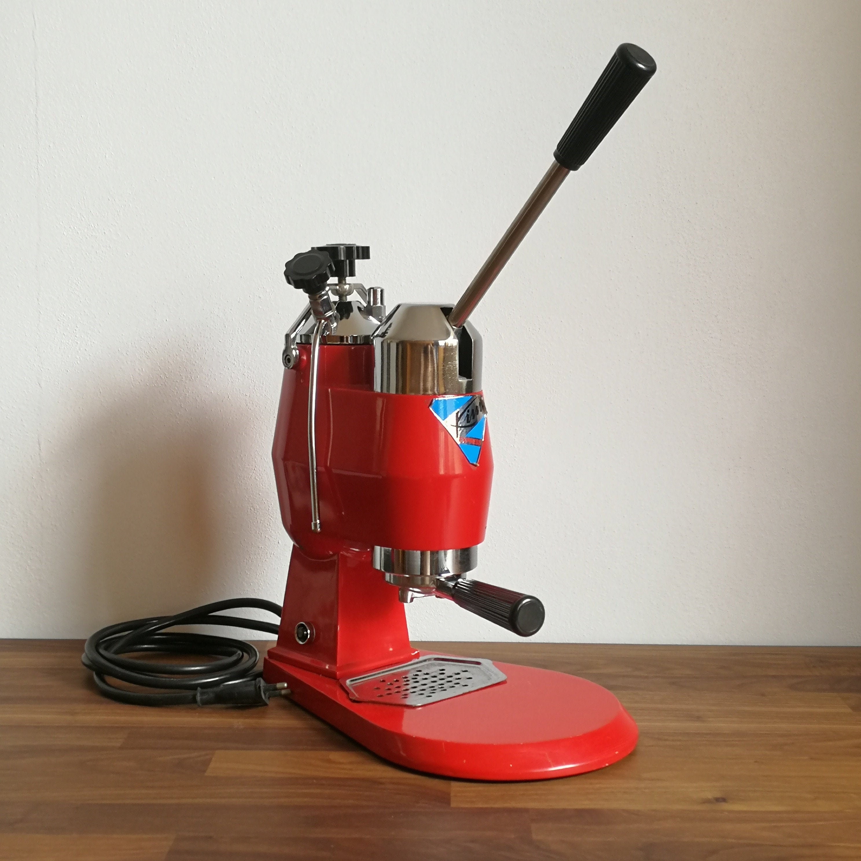 Espresso Maker - Classic: All manual lever espresso maker for the home  -portable