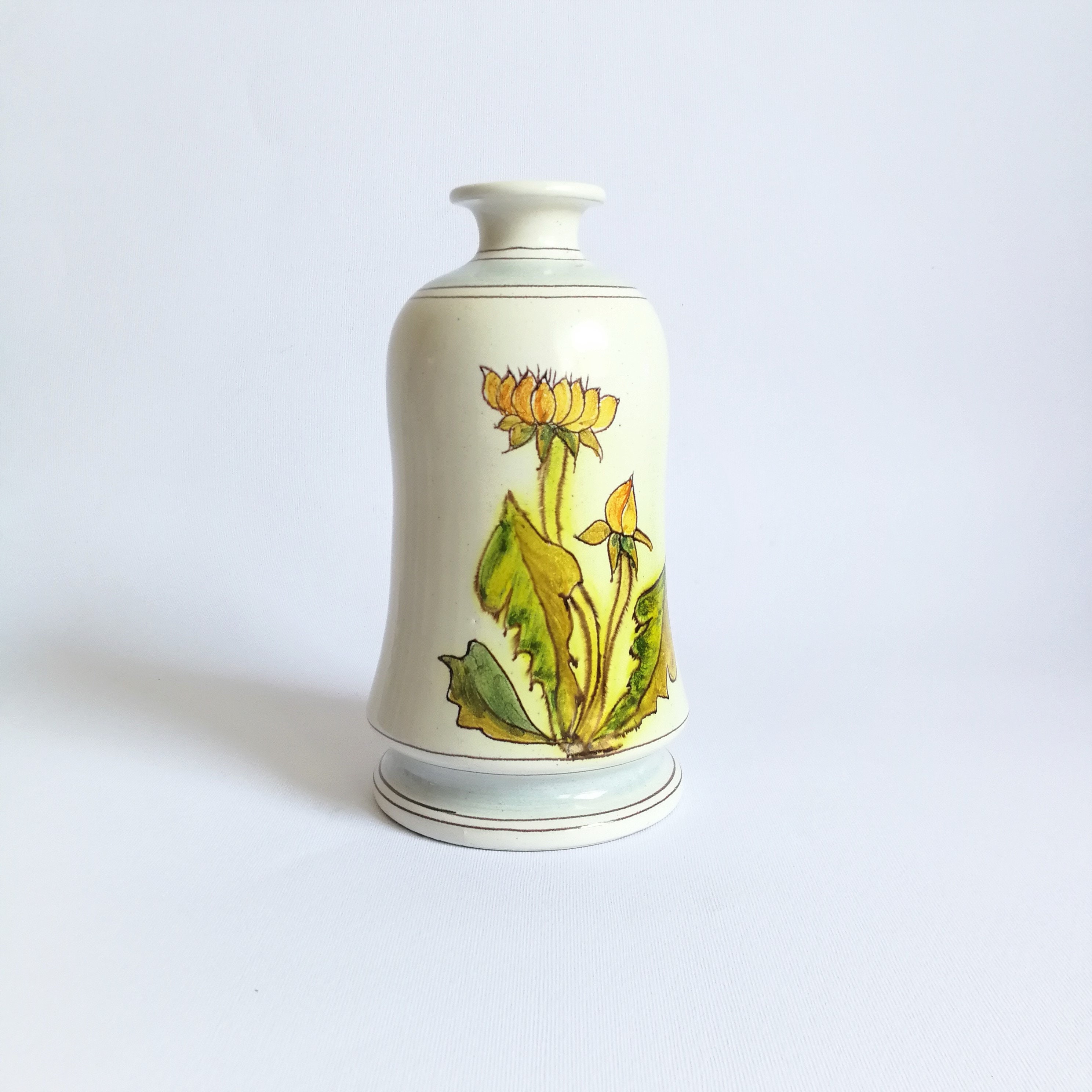 イタリアの芸術的な陶磁器の花瓶「VITTORIANO MANNOZZI イタリアの芸術的な陶磁器の花瓶「VITTORIANO MANNOZZI