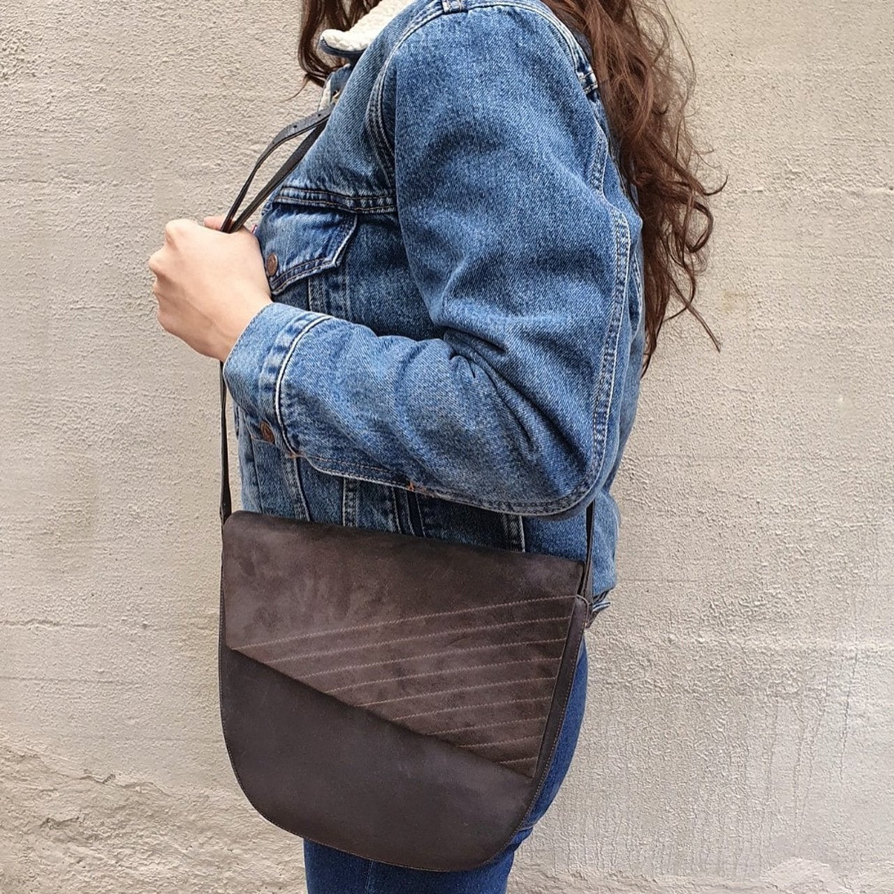 Italian shoulder bag, vintage 80s-'90s, signed Bruno Magli in real tassel and lead grey suede