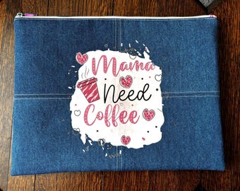 Funda acolchada para portátil, hecha a mano, de mezclilla reciclada.