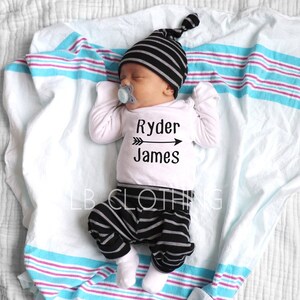 PERSONALIZED NEWBORN BOY Coming Home Outfit /baby Boy Hat/baby Shower Gift/newborn  Outfit /new Mom/expecting Mom Gift/ Baby Boy 