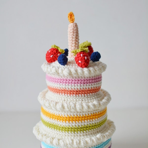 nourriture pour enfants au crochet, gâteau d'anniversaire au crochet, bonbons au crochet, nourriture amigurumi, jouet pour gâteau arc-en-ciel, cadeau premier anniversaire, idées premier anniversaire