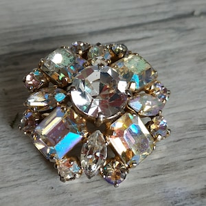 Vintage JEWELCRAFT CREATION&#39;S Signed Clear Crystals Round Brooch Sparkling Geometric Crystals Costume Jewelry For Women Elegant Classic