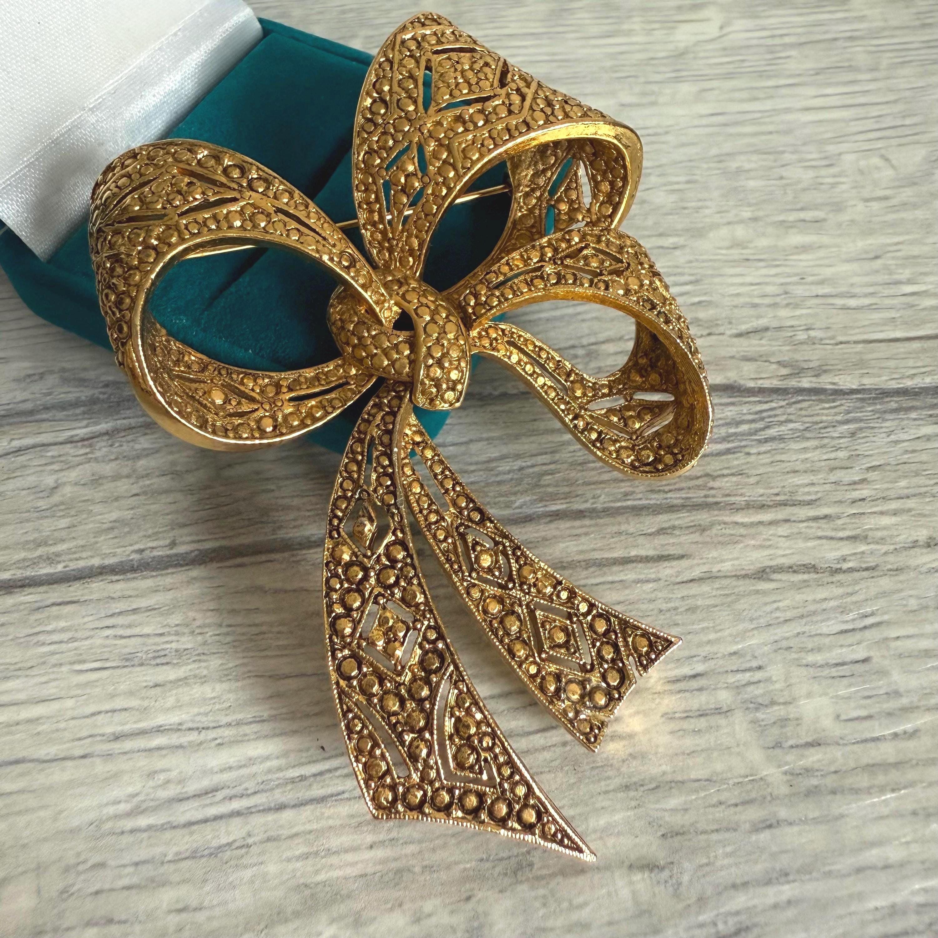 Spilla Fiocco Con Pietre - Ulisse Fashion Art Details Spilla Fiocco Con Pietre - Ulisse Fashion Art Details
