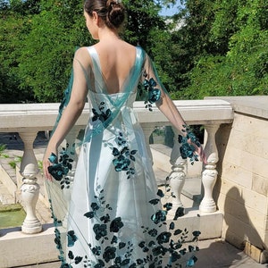 Embroidered Dark Green Floral Wedding Cape: Bridal Cloak