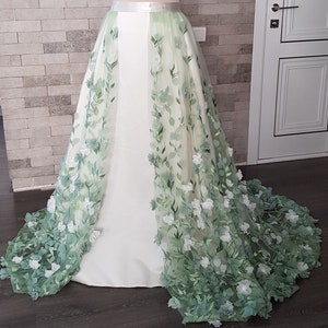 3D Grün-Weiß-Blumen-Hochzeitszug, Blumenhochzeits-Überrock, abnehmbarer abnehmbarer Hochzeitsrock, Garten-Brautkleid trennt Rock