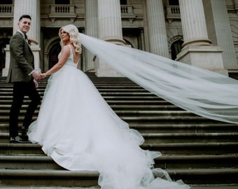 Velo da sposa in morbido tulle inglese: mantella da sposa in tulle e seta con/senza fard.