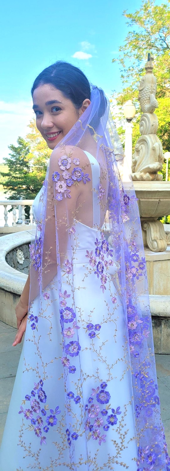Velo Da Sposa Floreale Lilla 3D: Velo Da Sposa Con Fiori Viola E Giardino Di Fiori Selvatici Botanico Something Blue - Italia - Foto 14
