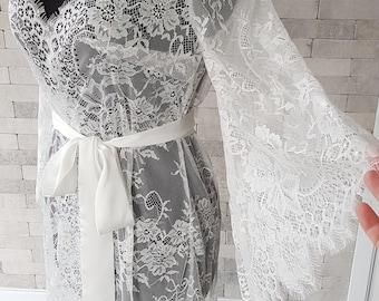 Luxurious Off-White Lace Robe: Bridal Getting Ready Gown