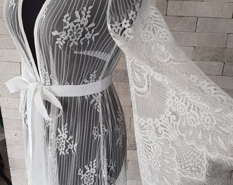 Luxurious Off-White Lace Robe: Bridal Getting Ready Gown