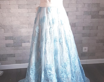 Falda de novia de encaje bordado: Sobrefalda de novia azul con cola desmontable