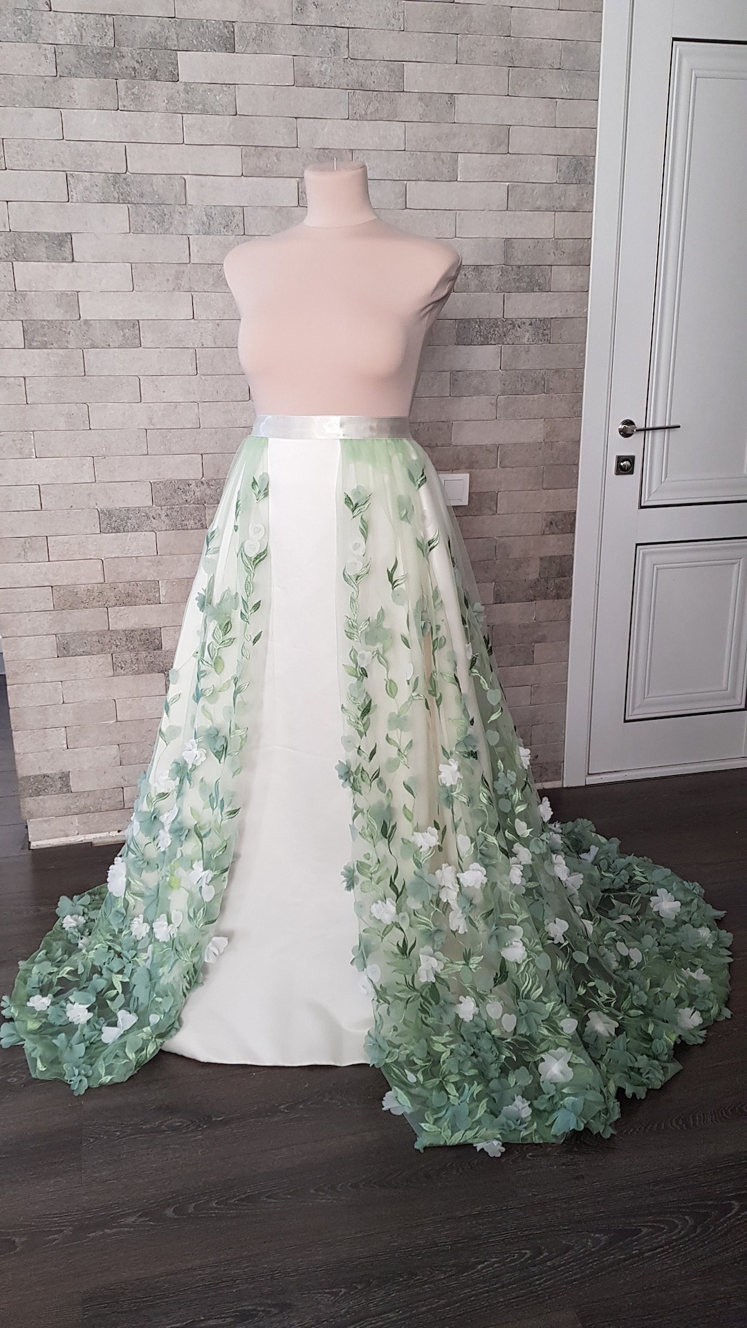 3D Green and White Flower Wedding Train, Floral Wedding