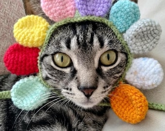 Gorro de flores arcoíris para gatos, gorro de ganchillo para mascotas con pétalos coloridos, accesorio adorable para fotos de gatitos, corona de flores tejida a mano para gatos y perros pequeños.