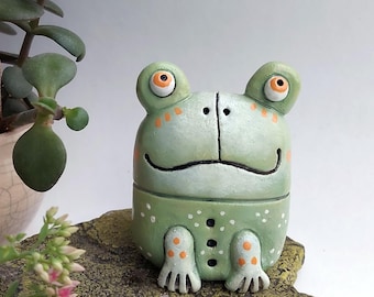 手作りの陶器製カエルの置物：奇妙な彫刻アート - Etsy 日本