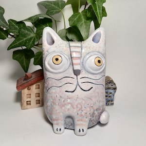 Ceramic cat figurine -  Handmade cat - Ceramic kitty - Gift for a cats lover - Cute ceramics
