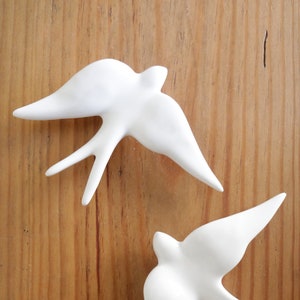 Set of 2 white swallows, small swallows, portuguese swallow, Ceramic Swallows, wall decor, wedding decoration, wedding favor, wedding gift.