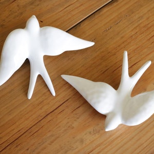 Set of 2 white large swallow, portuguese swallow, Ceramic Swallows, wall decor, wedding decoration, wedding favor, wedding gift.