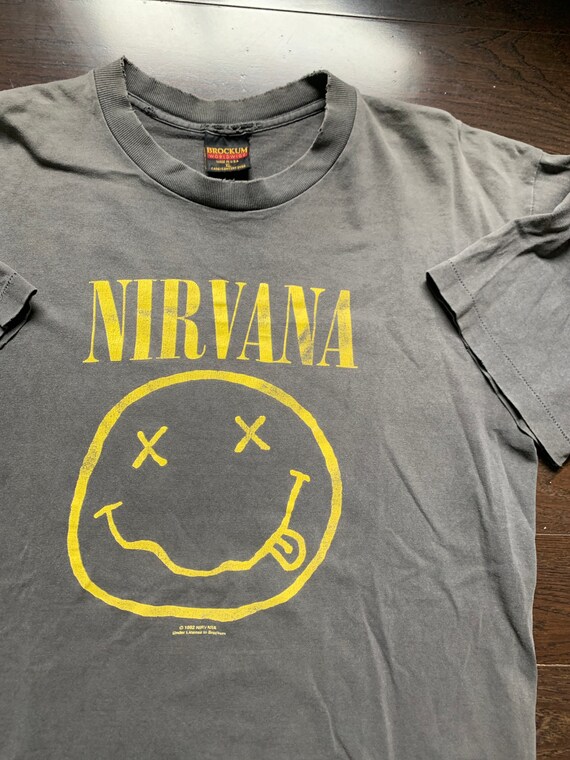 90s Nirvana smiley T Shirt | Etsy Canada