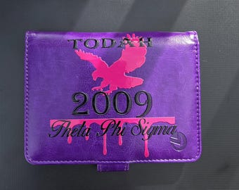 Passport Hülle für Theta Phi Omega