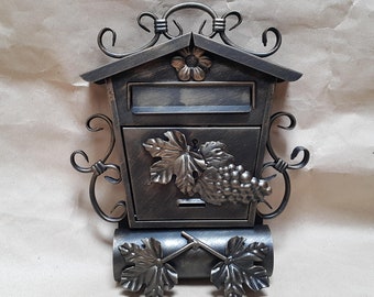 Boîte aux lettres en métal fait main, letterbox mur monté, tube pour la presse, galerie d’art de métal de raisin, art de maison séduisant, cadeau de mariage