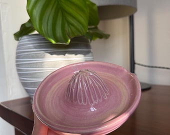 Presse-agrumes en céramique fait main