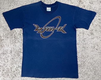 Bjork Debut Photograph Vintage Vibe T-shirt - Etsy