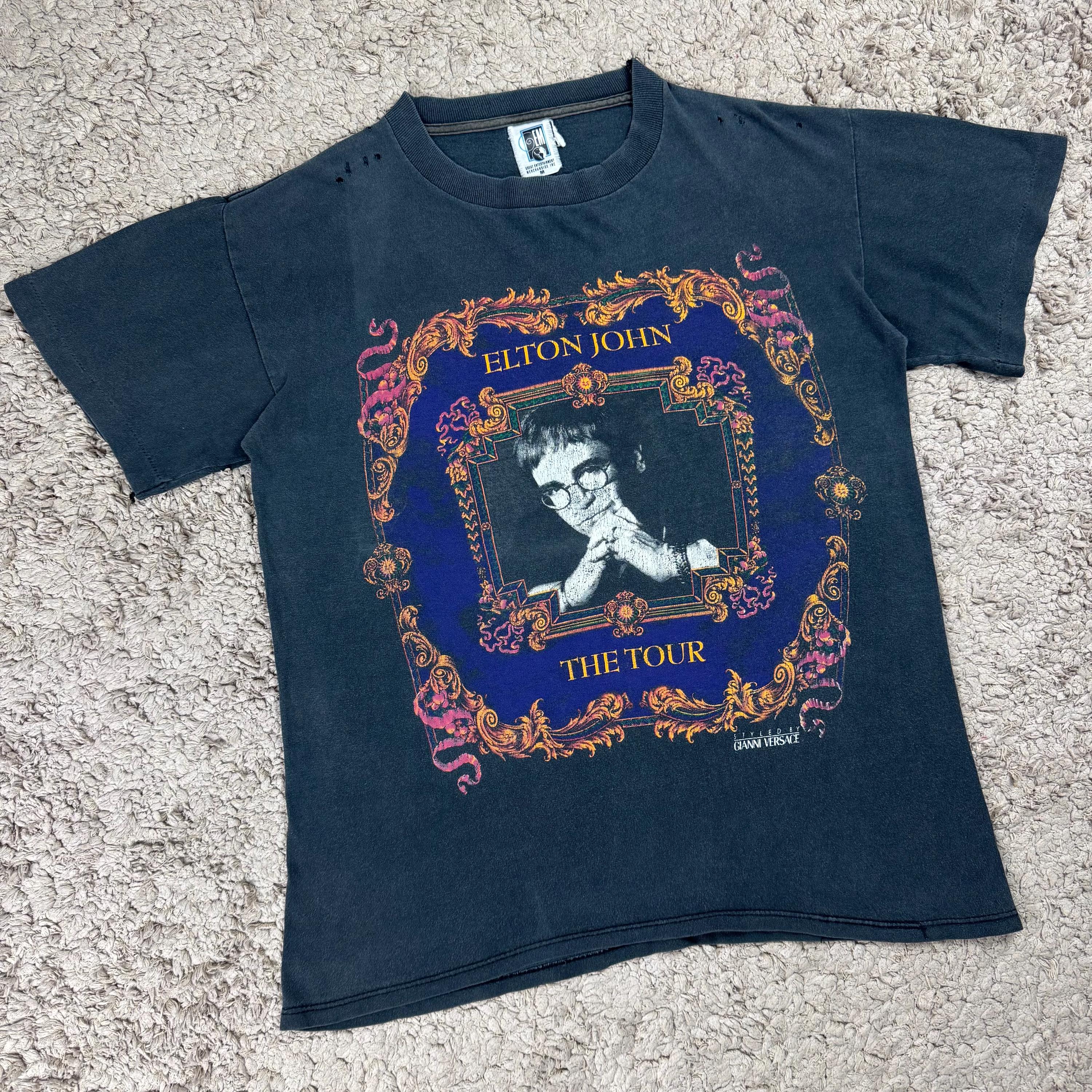 90's GIANNI VERSACE × ELTON JOHN ツアーTシャツ Vintage 90s Elton John “the Tour” T-shirt Designed by Gianni