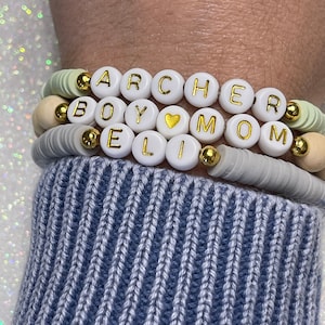 Boy mom heishi bracelet, boy mom gift, boy mom bracelet stack, custom word bracelet, mama beaded bracelet, Personalized Bracelet