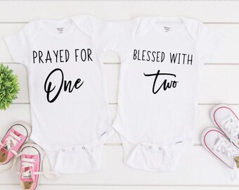 Anúncio de gravidez de gêmeos Onesies®, Twins Onesie®, anúncio de múltiplos, Twins Onesies®, anúncio surpresa de gravidez, revelação de gêmeos