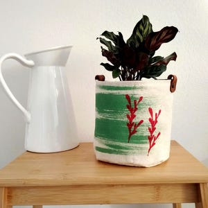 Mintgrüner Canvas Planter Handbemalt | 15 cm Blumentopfabdeckung | Wasserdichter Innenpflanztopf | Artsy Indoor Home Accents von TheInkJob Athen