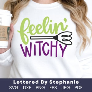 Niedliche Mama Halloween Shirt, lustige Hexe Zitat, Feelin Witchy svg digitale Datei, Halloween Design mit Hexe und Besen, für Cricut oder Sihouette