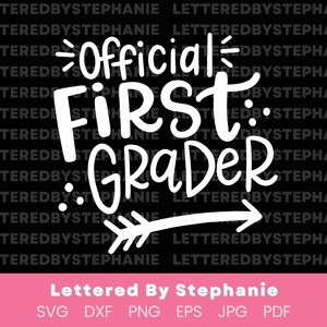 Archivo de corte SVG oficial de primer grado, archivo digital, svg de grado escolar, svg de primer grado, camisa de primer grado svg, svg con letras a mano imagen 2