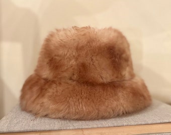 Genuine Fur Bucket Hat/ Dyed Tuscan Lamb Fur/ 1950s 1960s Mid-Century Lambskin Sheepskin Shearling Winter Cap/ Mantessa Made in Italy