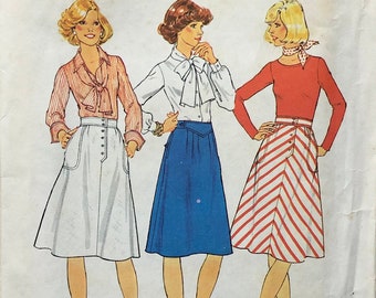 70s Bias Skirt Sewing Pattern / 1970s Vintage Flared Skirt / Women's Size 12, Waist 26 1/2 / Simplicity 7496