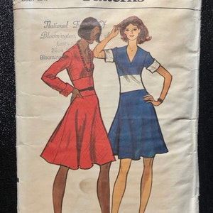 70s Dress Sewing Pattern / Vintage 1970s Women&#39;s Dress / Size 10, Bust 32 1/2 / Vogue 8511
