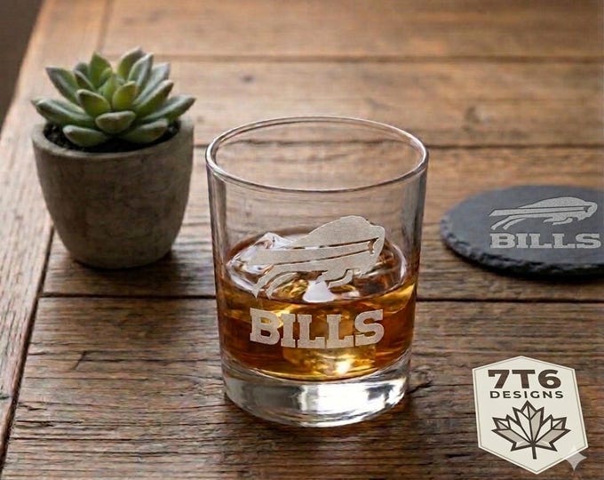 Personalized whiskey glass/favourite football team/birthday gift/Father's Day gift/gift for him/groomsman gift/bar decor/whiskey rocks