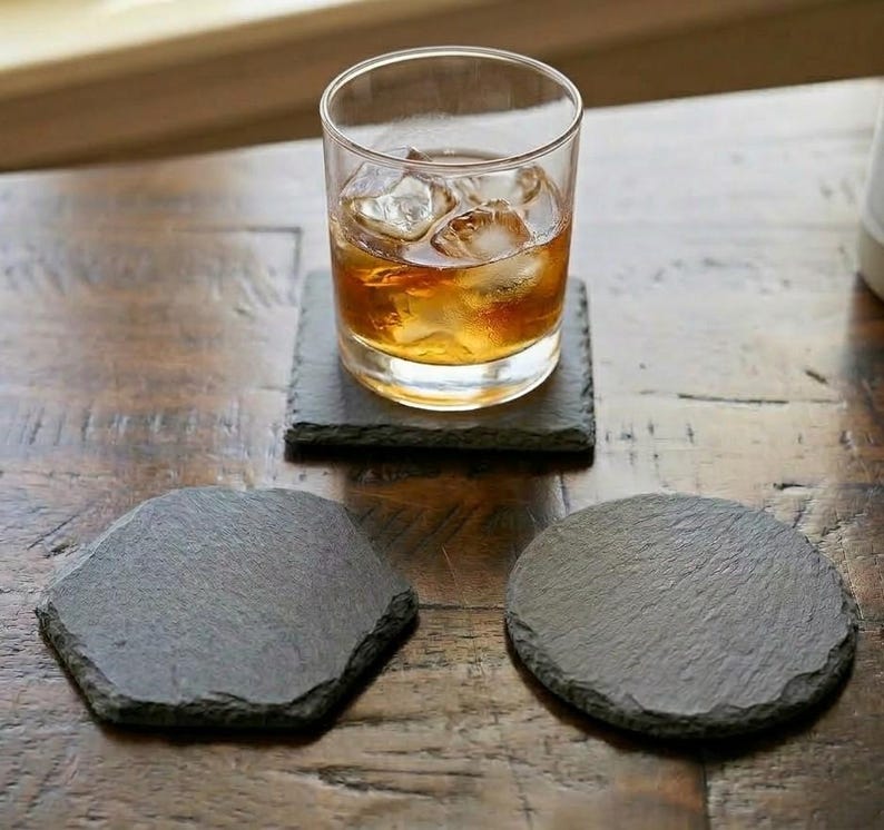 Manchester United Slate Coaster – Laser Engraved Football Fan Gift 画像 2