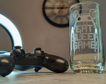 Personalized gamer drinking glass, birthday gift, gift for gamers, gift for him, gift for her, gift for child, glassware