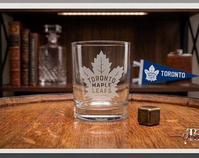 Toronto Maple Leafs drinking glass/Personalized drinking glass/barware/husband gift/fathers day gift/anniversary gift/whiskey rocks