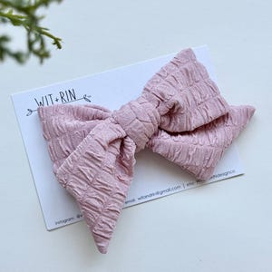 Bow Clip // Pink Crinkle