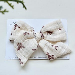 Bow Clip // Gauzy Leaf Sketch