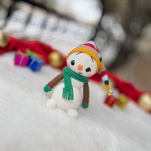 Cadeau de Noël Bonhomme de neige au crochet, bonhomme de neige en peluche Amigurumi, premier cadeau de Noël, idée cadeau petite-fille